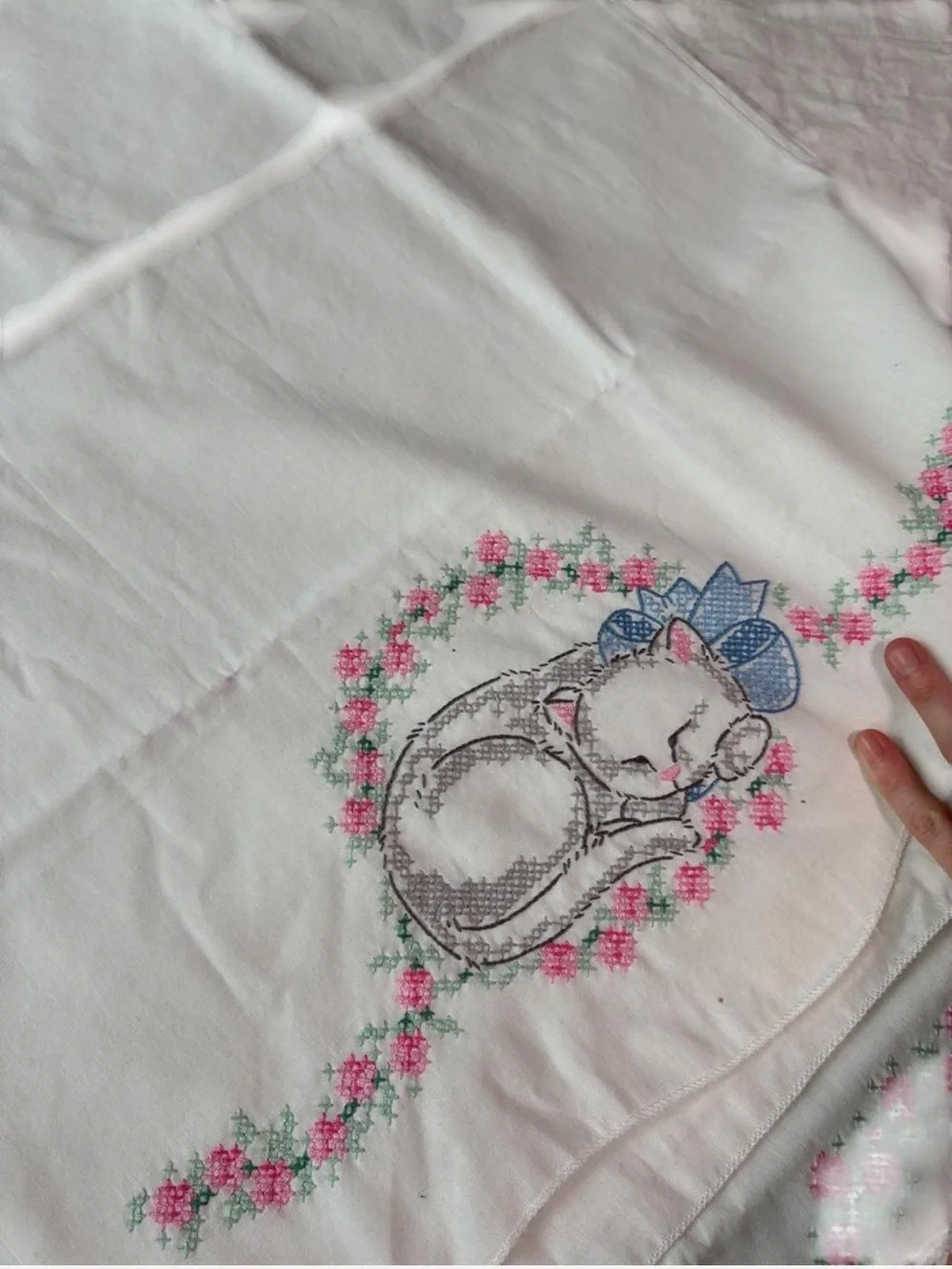 Hand Embroidered Sleeping Kitten Pillowcase Set of 2 Floral Bows Cross Stitched